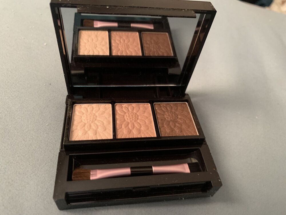 Avon Mark Color Swing Eyeshadow. 6-in-1 Compact. New in box.